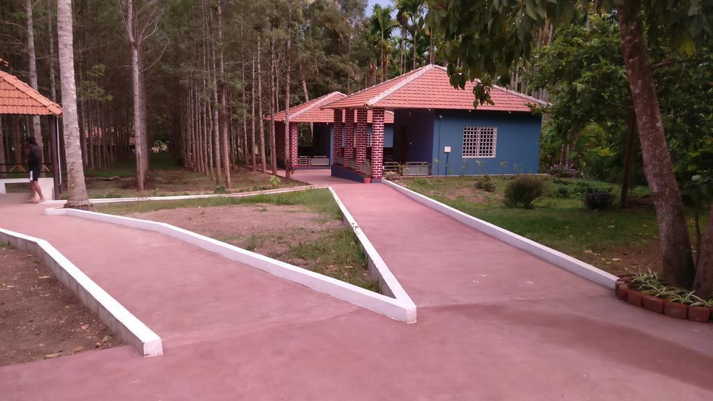 The Shades Holiday Homes Kushālnagar Exterior foto